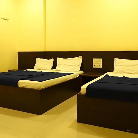 Sai Madhavi Palace Hotel Shirdi Bagian luar foto