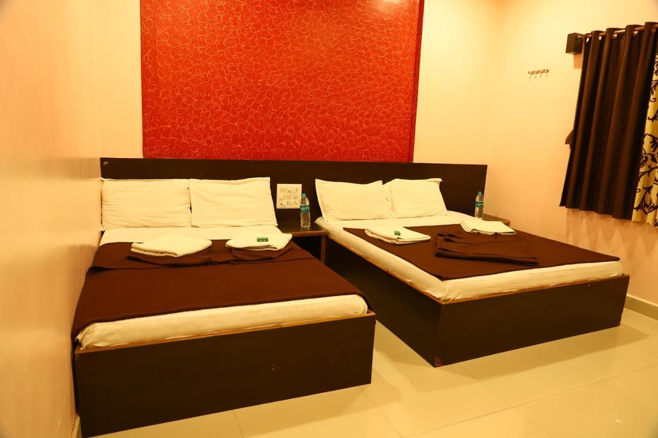 Sai Madhavi Palace Hotel Shirdi Bagian luar foto