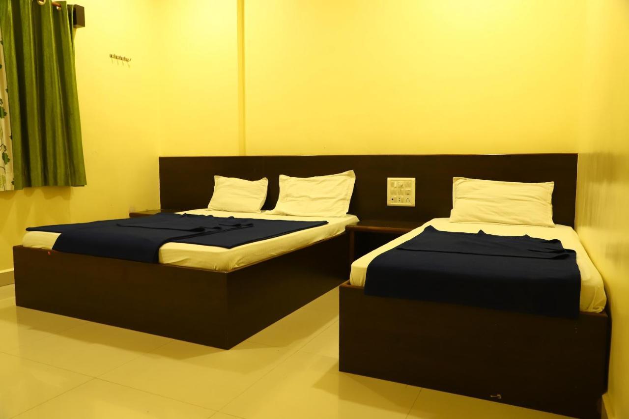 Sai Madhavi Palace Hotel Shirdi Bagian luar foto