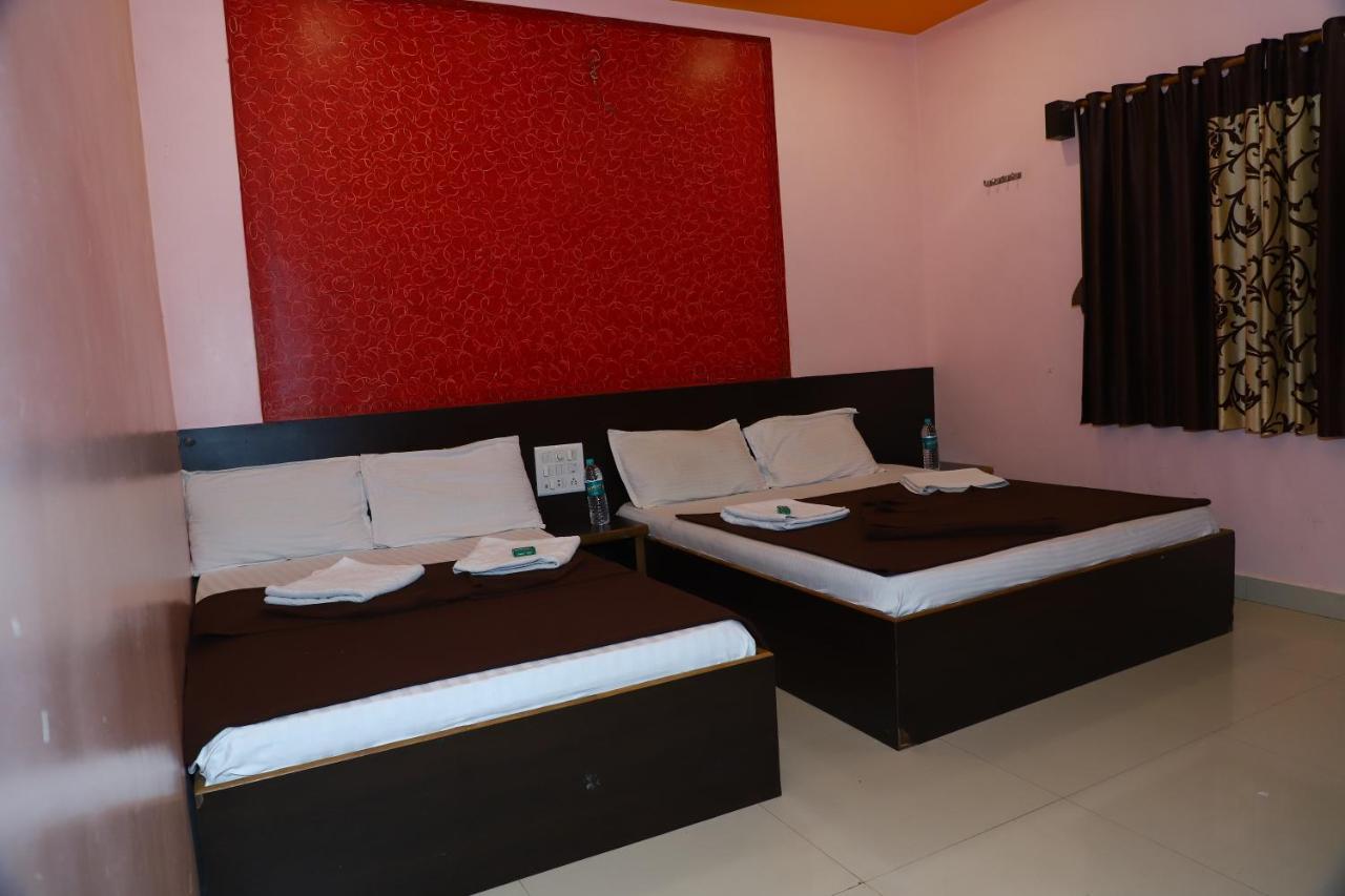 Sai Madhavi Palace Hotel Shirdi Bagian luar foto