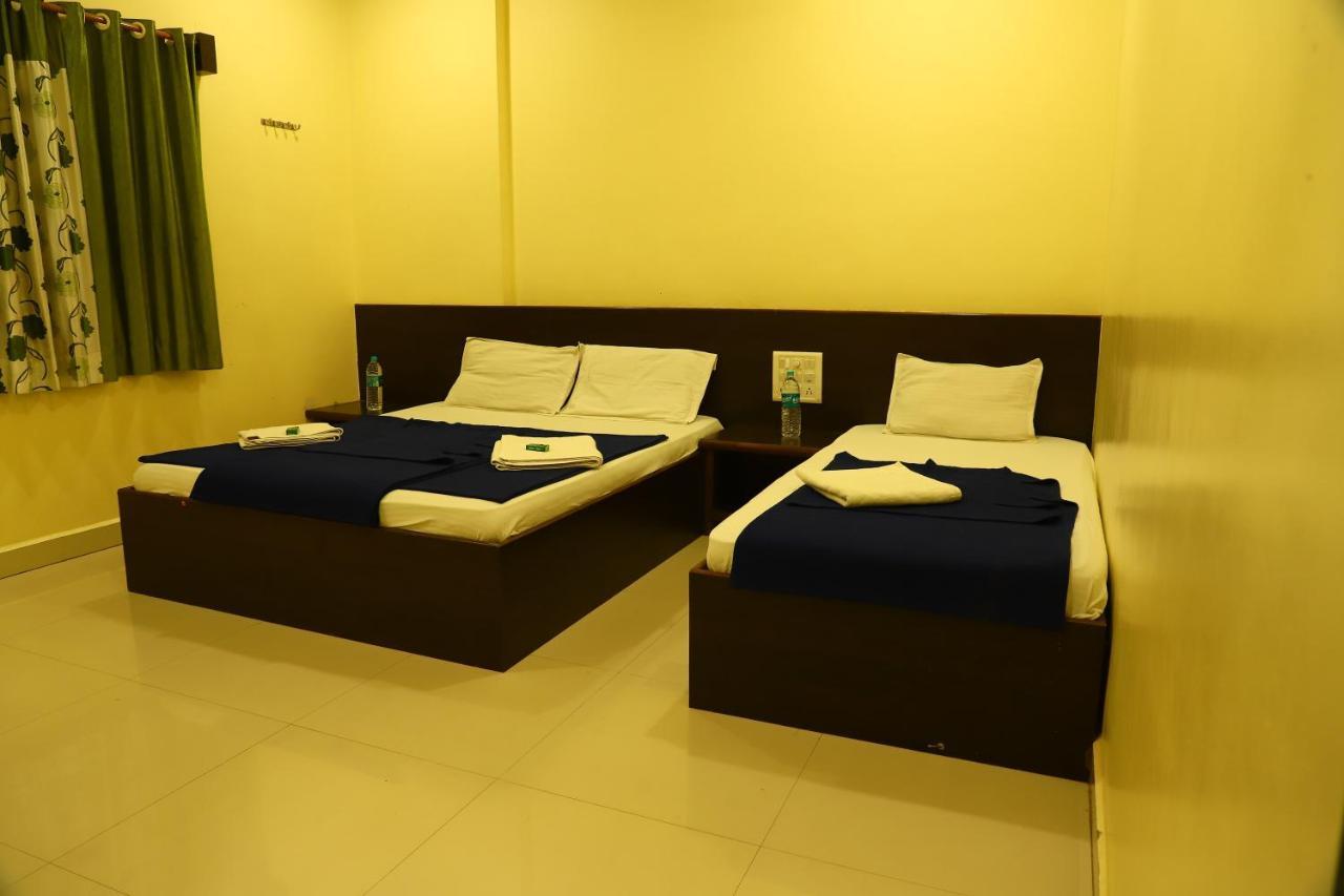 Sai Madhavi Palace Hotel Shirdi Bagian luar foto